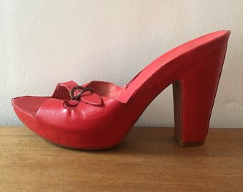 red platform mules