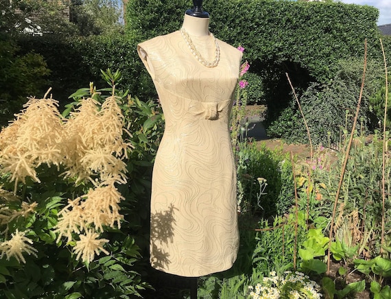 1960s honey silk cocktail dress with waving lurex… - image 1