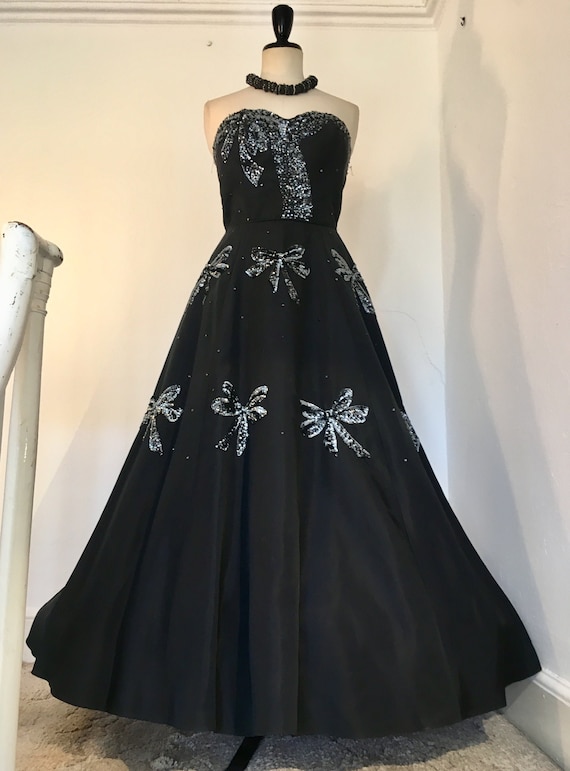 1950s Vintage Black Strapless Full-Length Sequinne