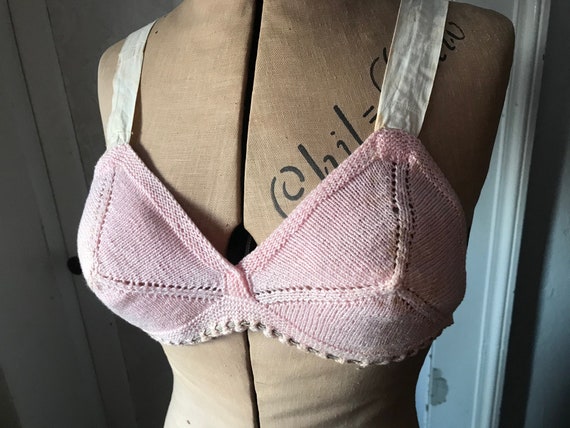 1940s hand-knitted bra or bikini top in pink