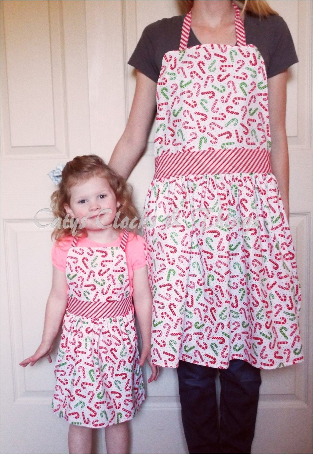 BASHOUT Mother, Daughter Apron Set | (2 pcs) Mama Chef plus Mini Chef  Matching Aprons | Cooking Baking Adjustable Mom and Child Pink Aprons |  Mother's