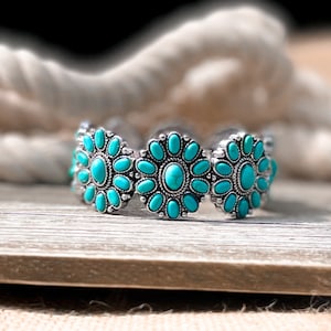 Western Turquoise Flower Concho Stretch Bracelet/Cuff Bracelet