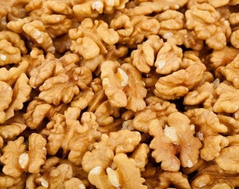 Freshly Harvested California Light Chandler Raw shelled Walnuts Halves & Pieces