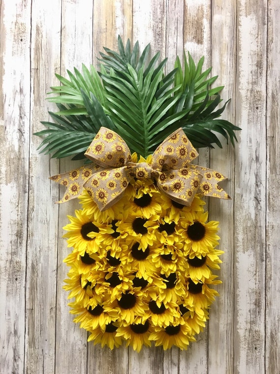 Pineapple wreath door hanger