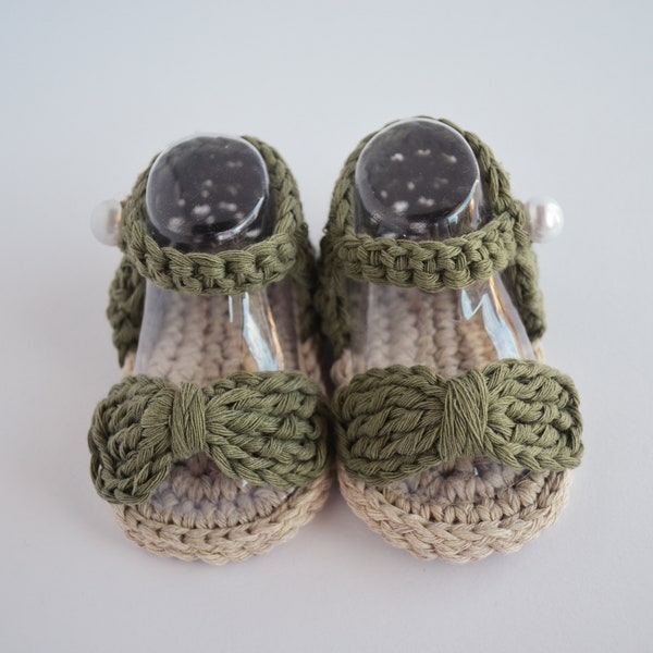 Sandales de bébé au crochet pour shower de bébé fille