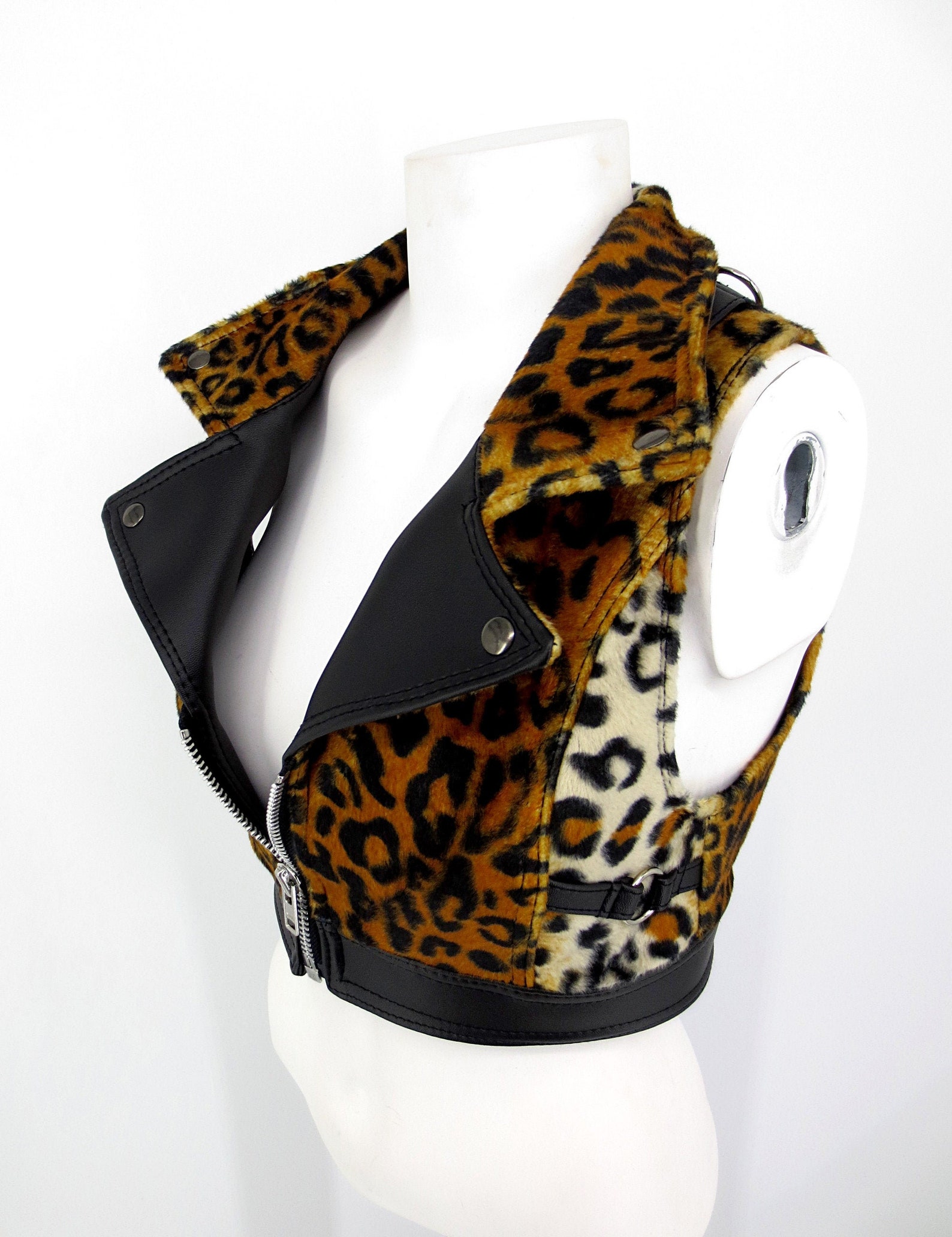 Chaleco leopardo hecho a mano con piezas de cuero sintético Etsy