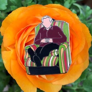 Martin Crane in his chair Frasier Hard Enamel Lapel Pin Badge