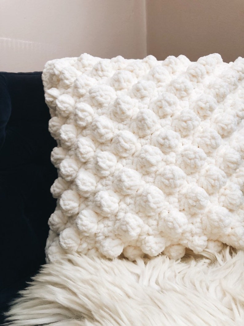 Chunky Bobble Crochet Pillow Pattern // Modern Crochet Pillow Cover PDF Pattern 14 x 14 // Arnica Bobble Pillow image 6