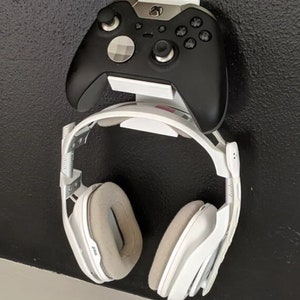 Headphone and controller 3d printed wall mount