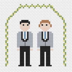 La descarga en PDF del patrón de punto de cruz de boda de Mr and Mr Groom incluye letras y números para personalización