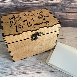 Afstudeeradviesdoos voor advieskaarten of andere kaarten of andere grotere items.
