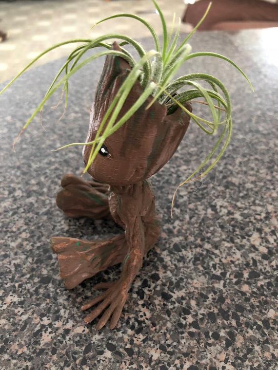 SuperDreamStore Baby Groot 13cm- Vaso da fiori innovativi per piante e fiori, con motivo Pen Pot (Flower) 13x10x7cm