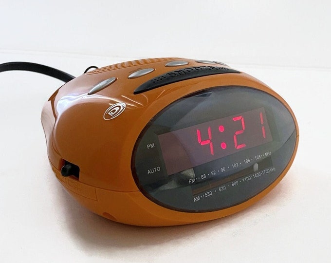 DURABRAND AM/FM Clock Radio Cr500 Retro Orange, Vintage 1980s Digital
