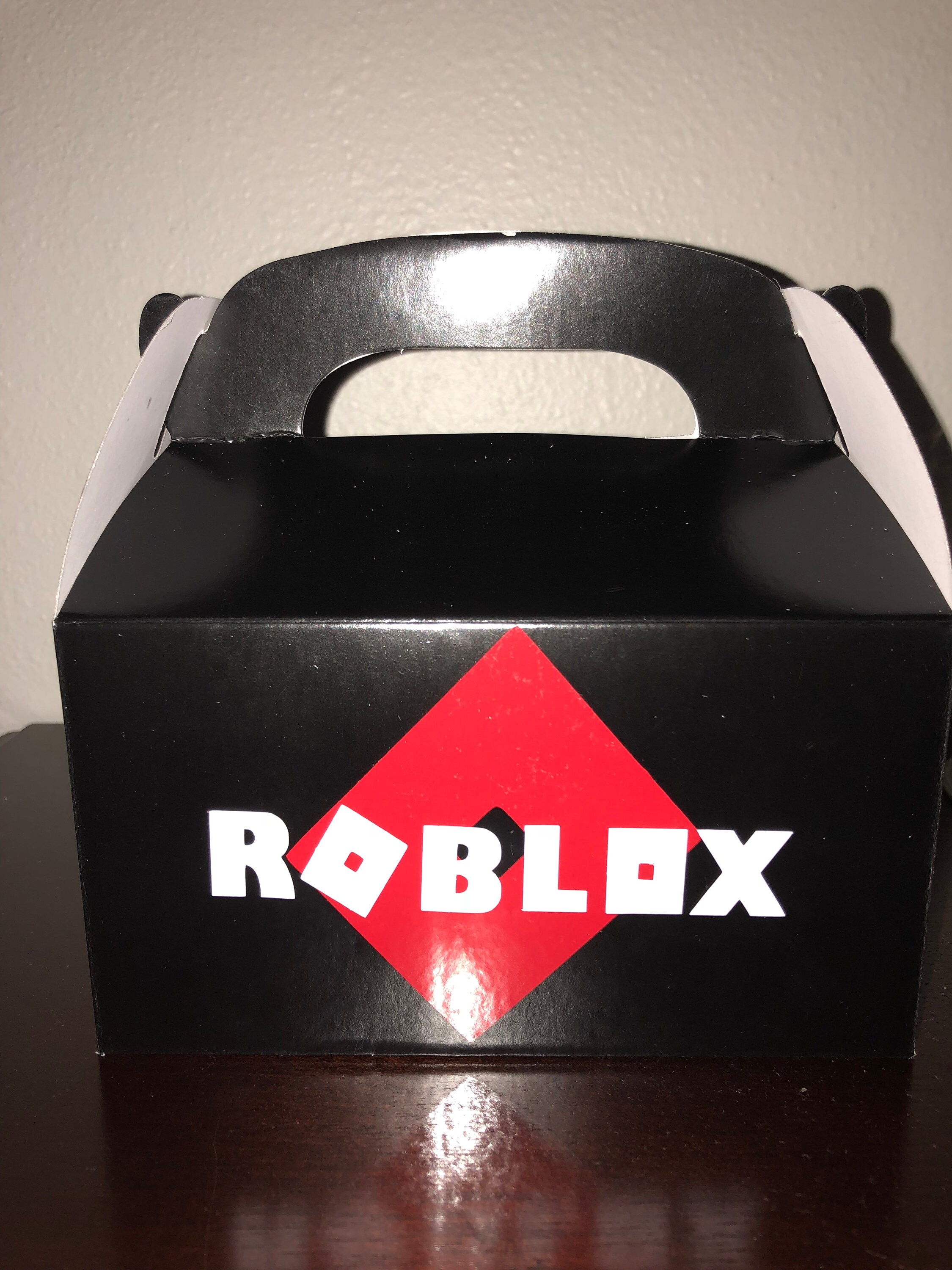 Roblox Party Favor Boxes Treat Goodie Bag Loot Box Birthday Etsy - roblox treat bags black red treat bags birthdays