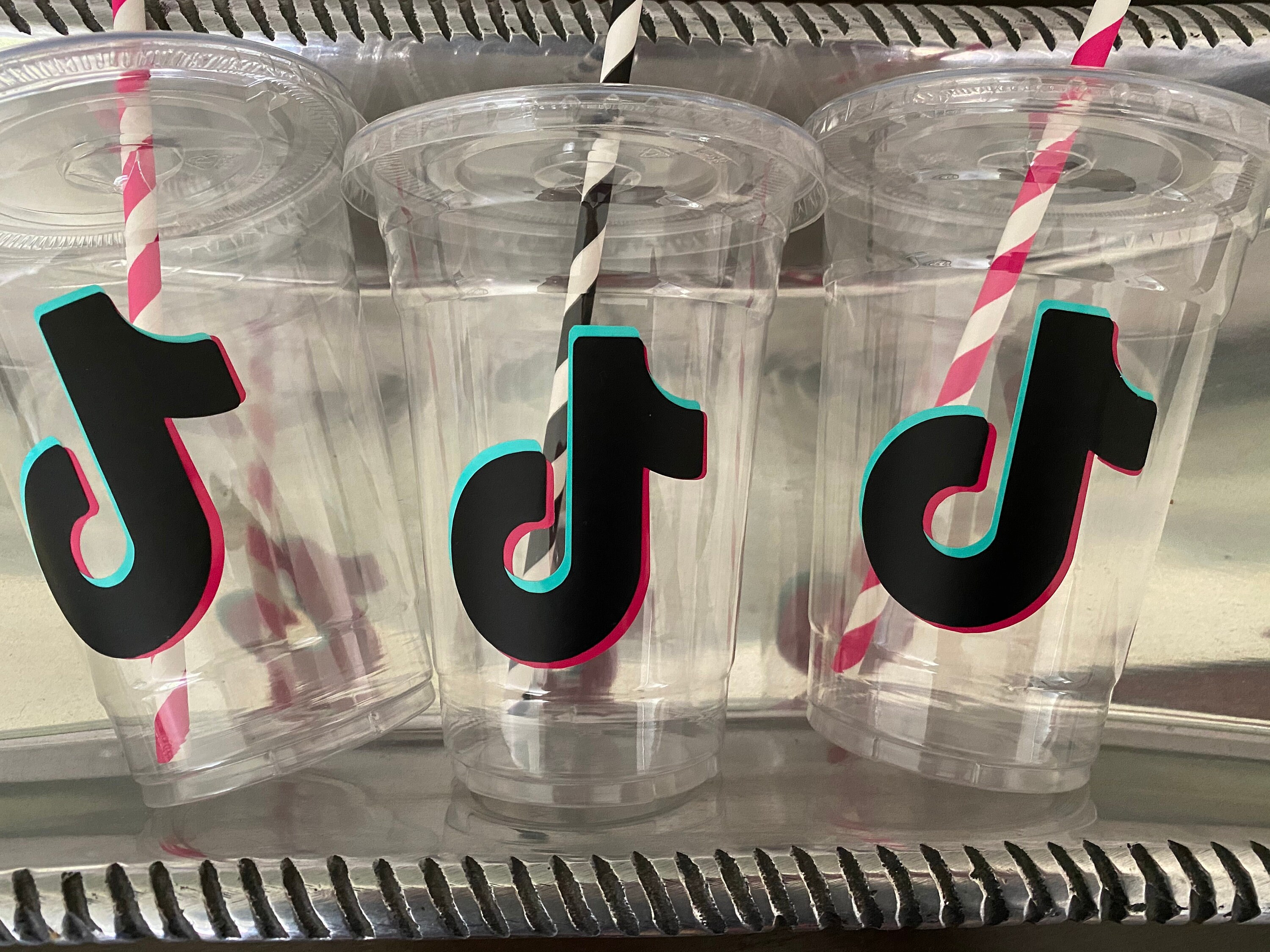 Tik Tok Birthday Party Disposable Plastic Cups with lids 16oz Etsy