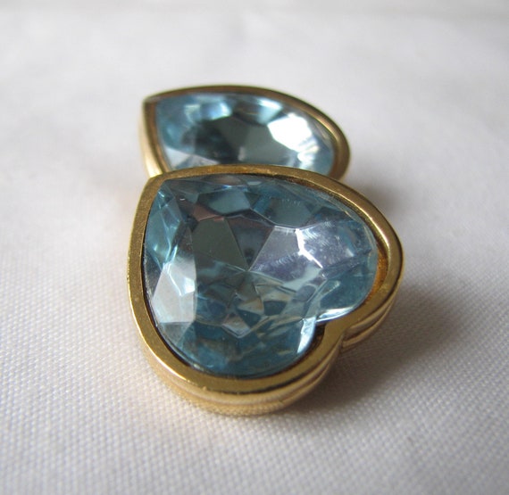 Vintage Gold Tone Richelieu Blue Glass Heart Clip… - image 3