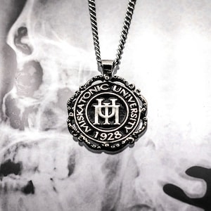 Miskatonic University Class Necklace, HP Lovecraft&#39;s Call of Cthulhu Jewelry, Silver or Bronze MU Pendant, Class Year 1928 - Call of Cthulhu