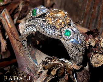 La bague de fiançailles d’Aragorn et Arwen, sous licence officielle Les Bijoux du Seigneur des Anneaux, Bague Serpent En Argent avec Couronne en Or