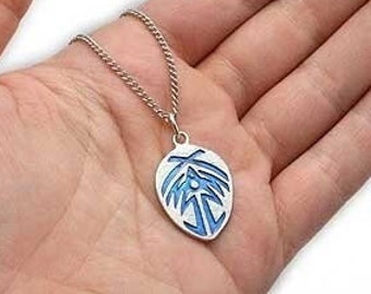 Collier avec écusson Bridge Four® de la série The Stormlight Archive de Brandon Sanderson, pendentif Bridgemen en argent sterling, sous licence officielle