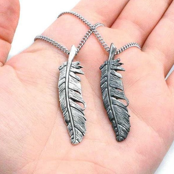 Pendentif plume de vautour, bijoux officiels de la série Wake of Vultures de Lila Bowen, collier en argent sterling, comprend la livraison gratuite aux États-Unis