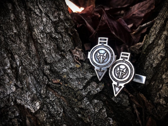 Howlers Pendant House Mars Official Red Rising Howlers Pendant - House ...