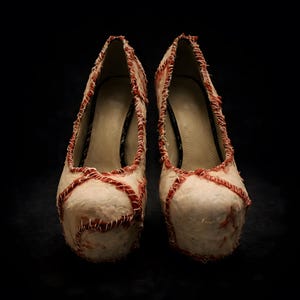 Sapatos revestidos com imitação de pele humana – Calçados de terror artístico sombrio, sapatos góticos macabros, calçados artísticos personalizáveis