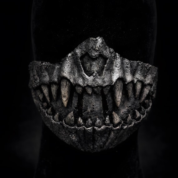 Mezza Maschera con Zanne – Poliuretano Flessibile Personalizzabile