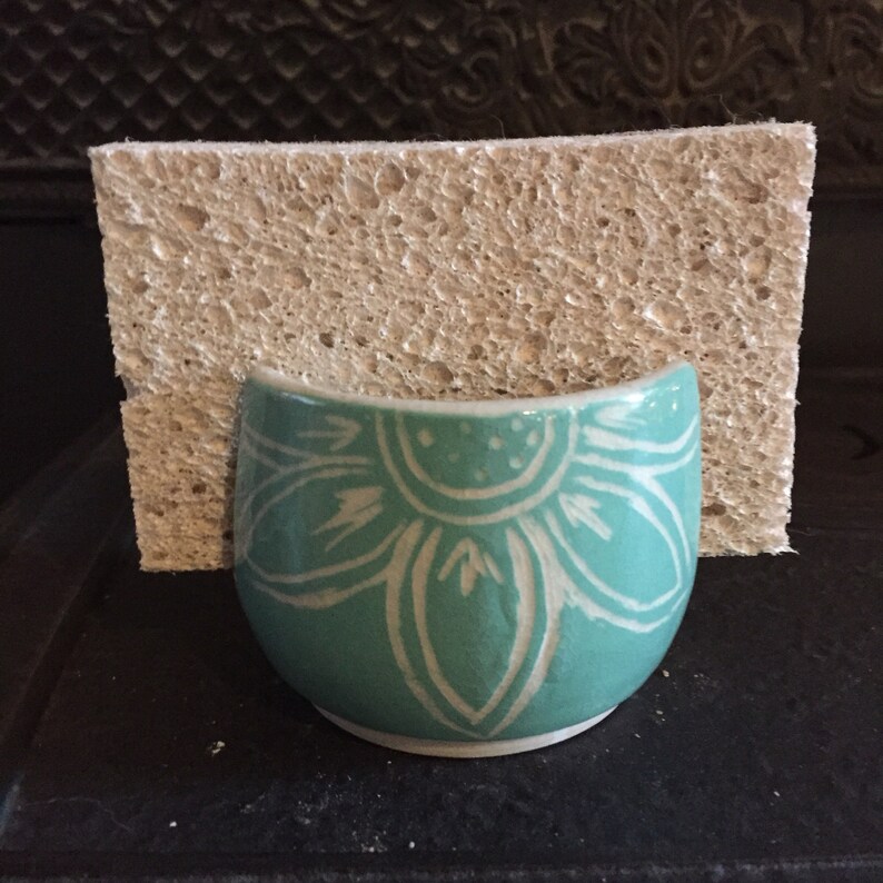 Carved Flower Sponge Holder