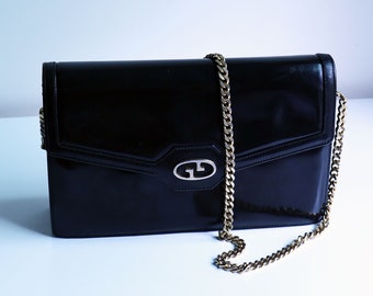 GUCCIベロアvintageバッグ✦ Vintage GUCCI 1970s Black Shiny Leather Chain Strap