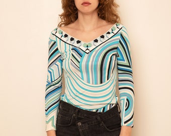 Vintage Emilio Pucci Y2K Swirl + Star Print Rayon Jersey V Neck Top Blue White sz XS S Abstract 60s Style Mod