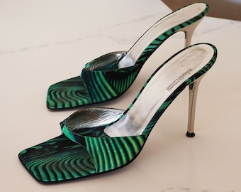 Vintage Roberto Cavalli Spring 2001 Green Optical Illusion Print Square Toe Satin Mules with Silver Heel sz 39 8.5 9 Swirl Leaf Jungle Y2K