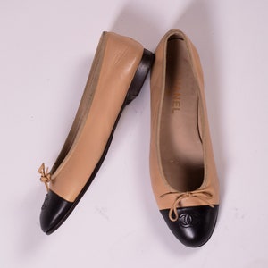 CHANEL Black Tan Two Tone Logo Ballet Flats 40.5 CC 