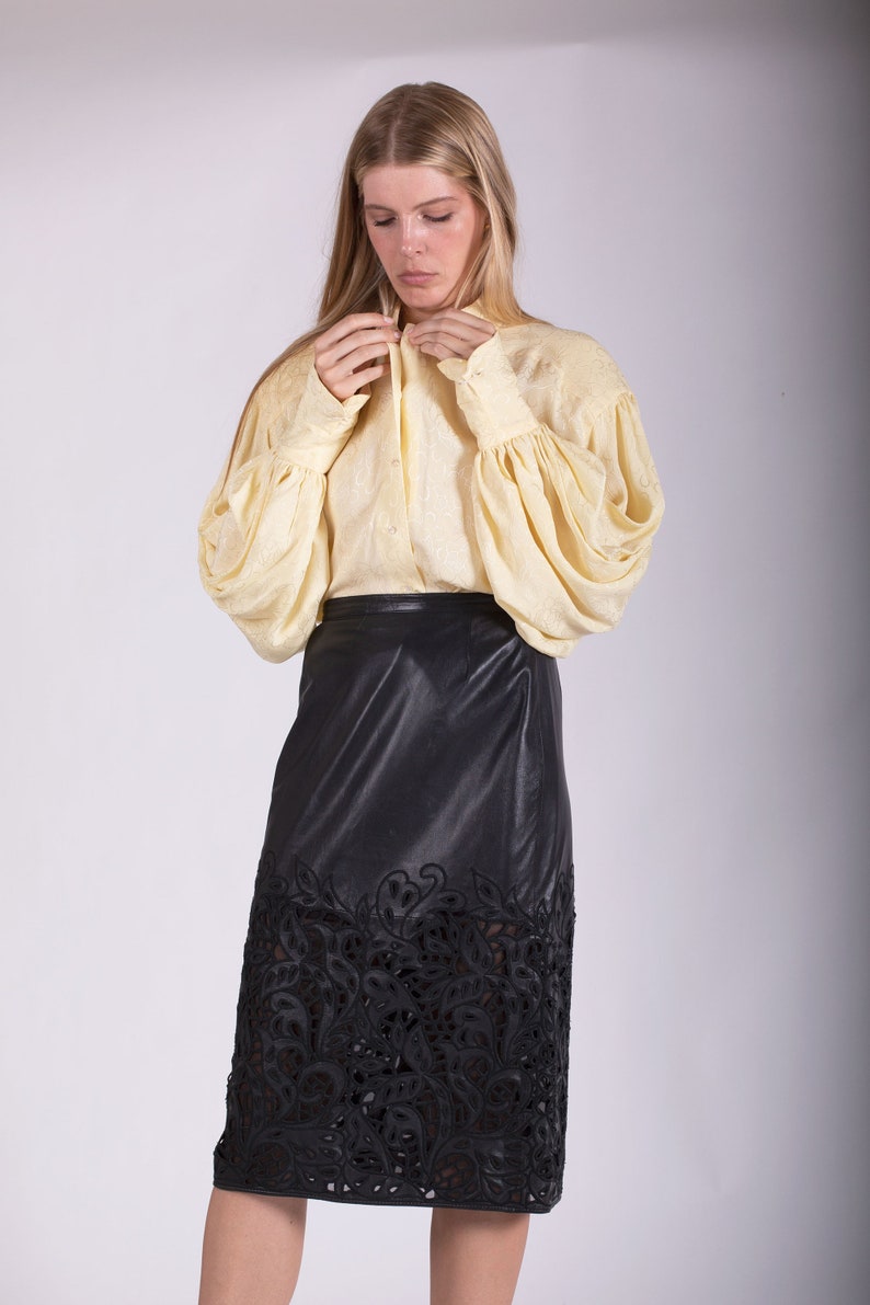 Vintage VALENTINO Laser Cut Leather Slit Detail Midi Skirt with Mesh Inlets sz 26 27 IT42 Pelle Garavani Minimal 90s Y2K image 4