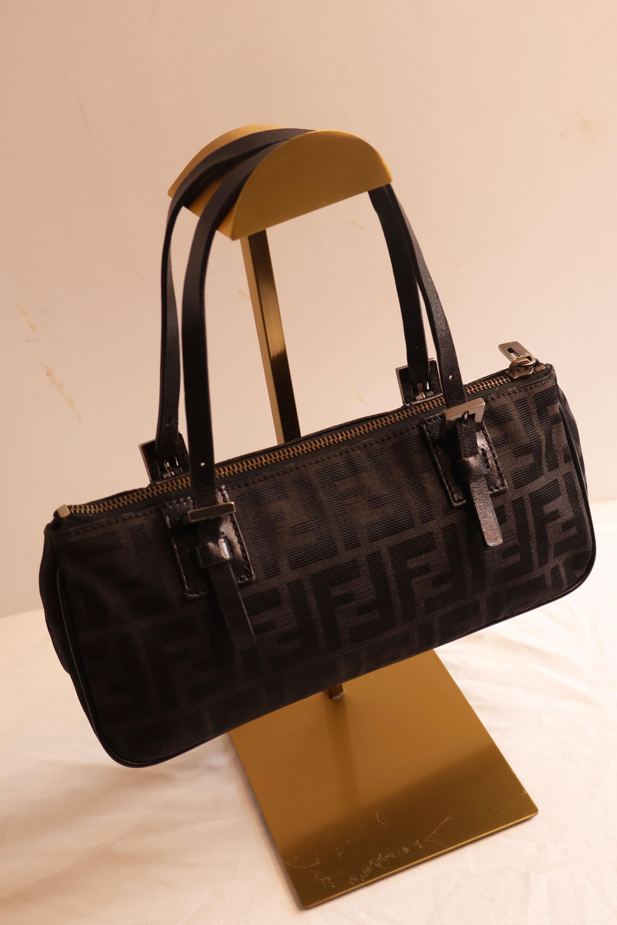 ハンドバッグ FENDI TOP HANDLE BAGS NERO Fendi black Zucca print canvas & leather, top handle runaway