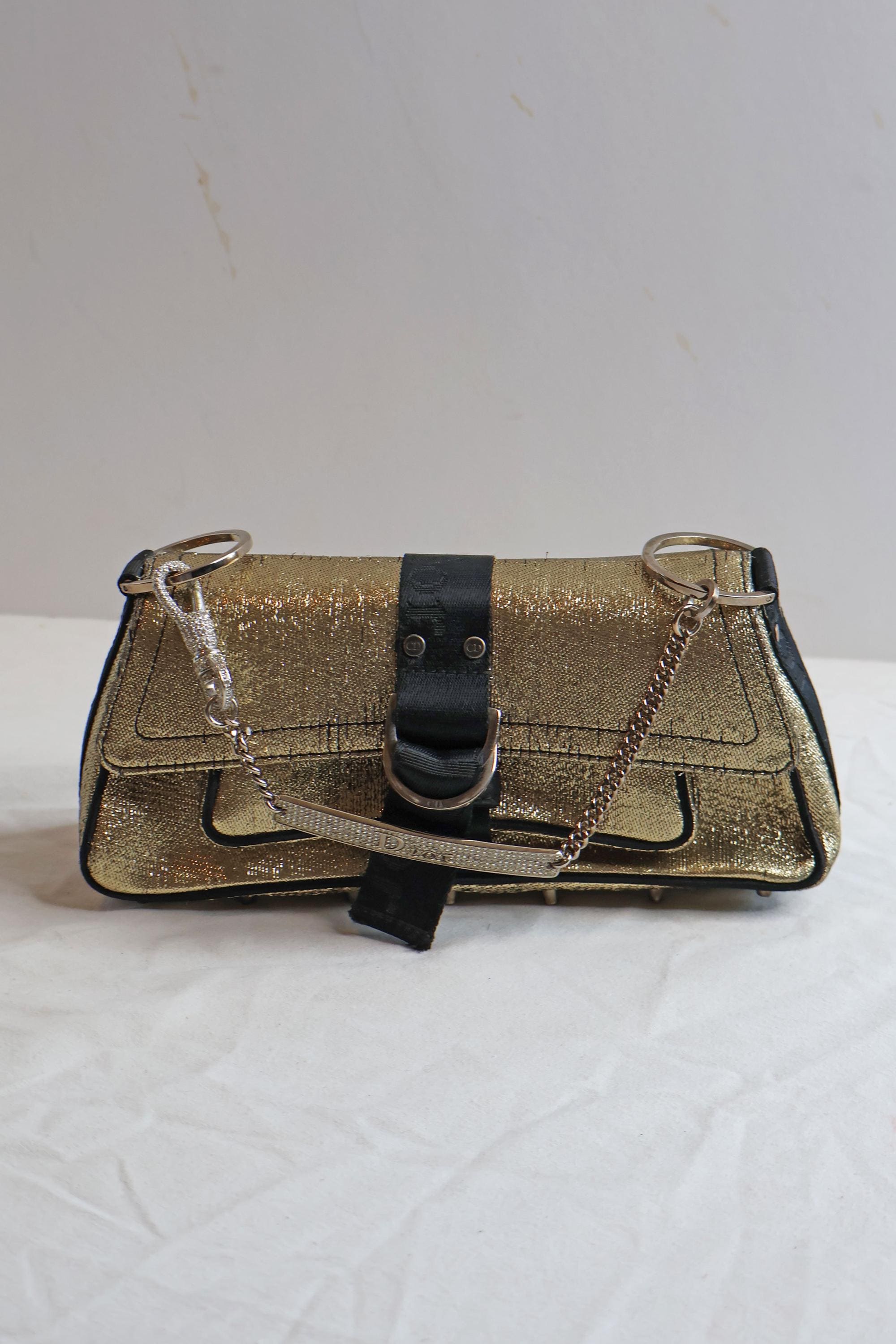 ジョンガリアーノ　ミニバッグ メゾン マルジェラから、ジョン・ガリアーノが手掛ける初の