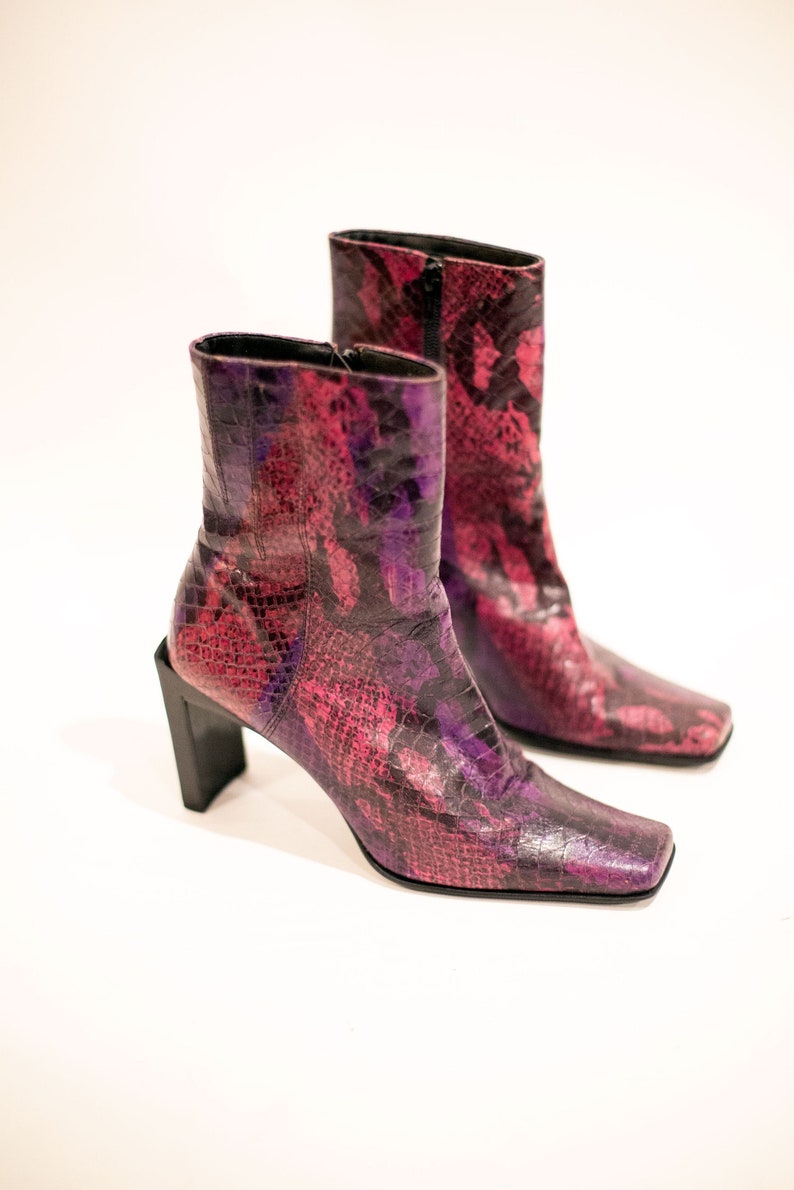 Vintage Faux Snakeskin Purple Pink Ombré Square Toe Ankle Boots sz 7 Nine West Heels Y2K image 1