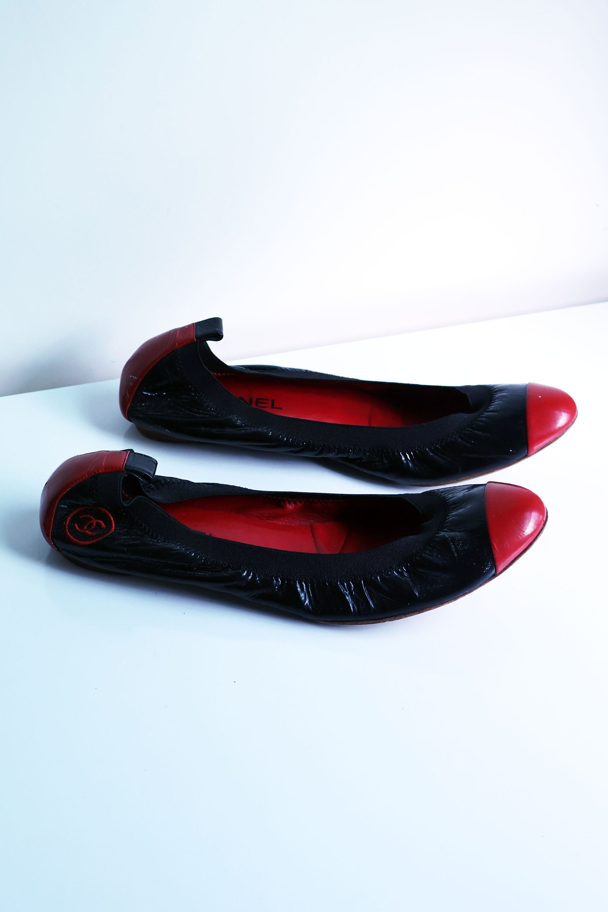 Vintage CHANEL Red Black Stretch Spirit Interlocking CC Logo Ballet Flats Sz 41 US 9.5 Ballerina Metallic Etsy UK