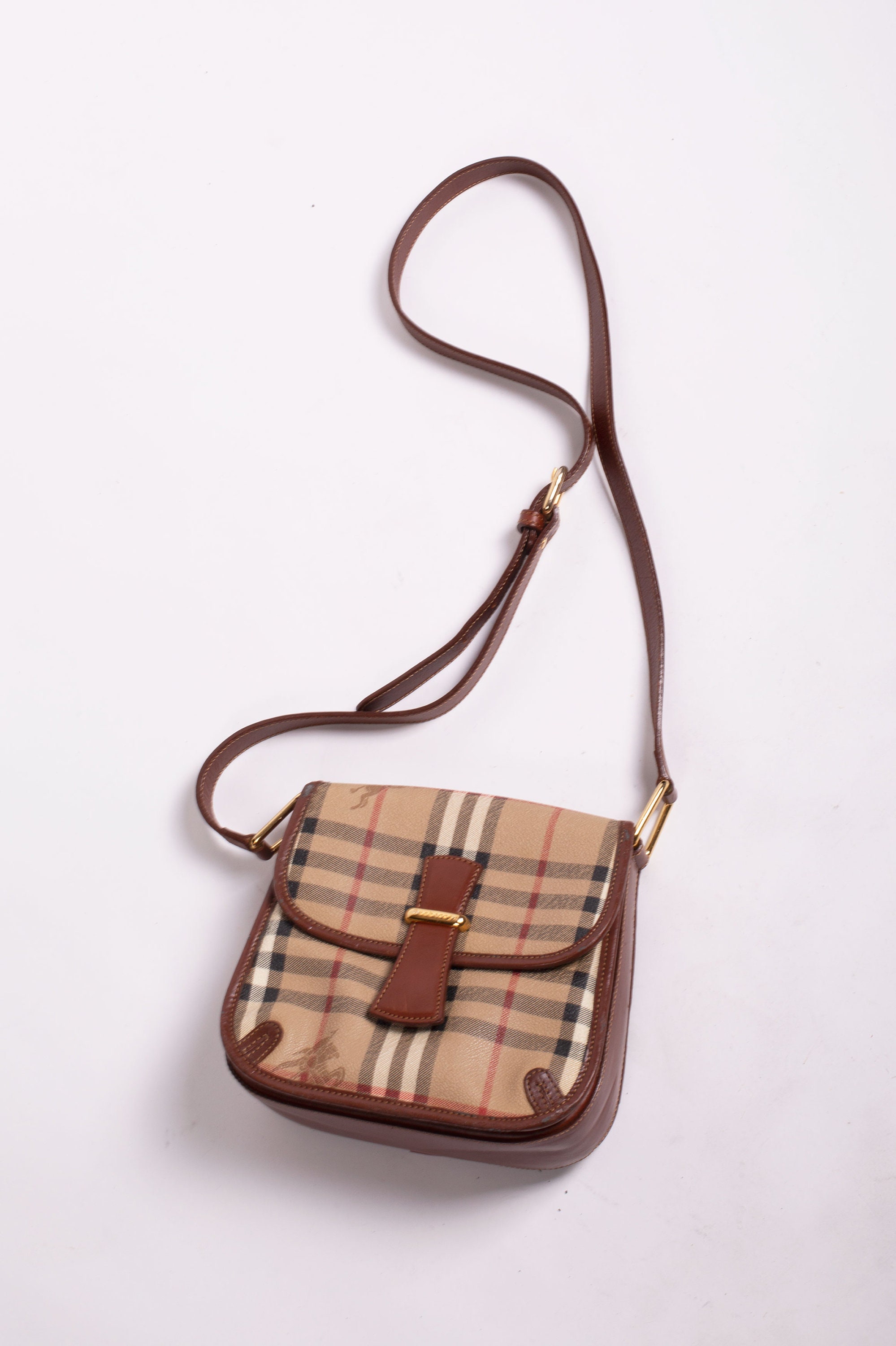 Vintage Burberry Pochette handbag, Nova check and red leather at 1stDibs