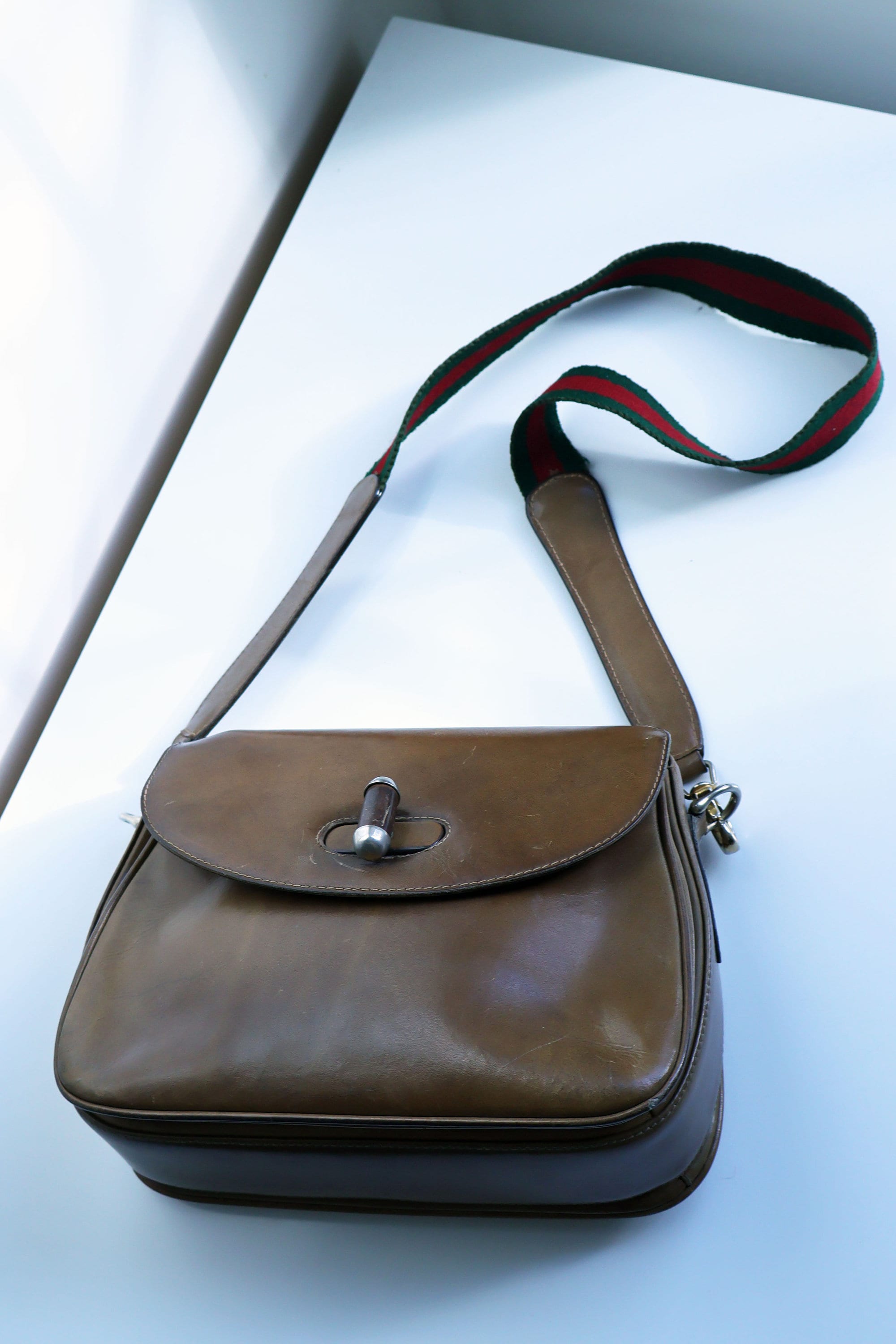 Vintage GUCCI 60s 1947 Brown Leather Bamboo Turn Lock Bag Vintage GUCCI 60s 1947 Brown Leather Bamboo Turn Lock Bag