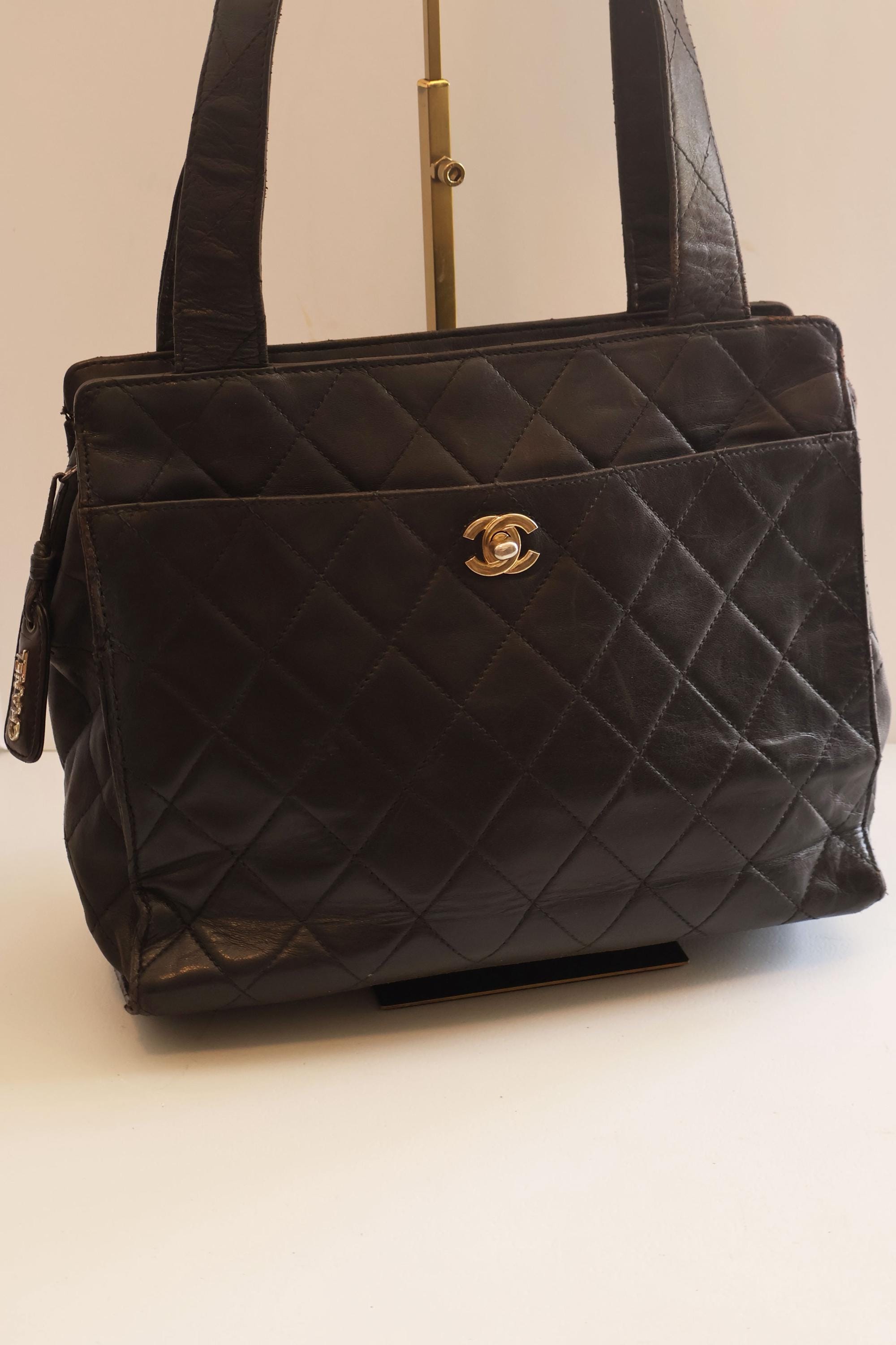 Vintage Chanel 1994-1996 Matelasse Quilted Shoulder Bag With