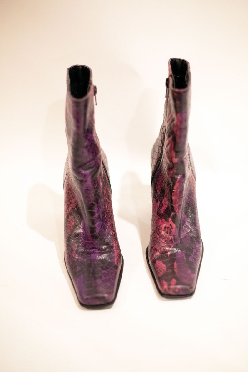 Vintage Faux Snakeskin Purple Pink Ombré Square Toe Ankle Boots sz 7 Nine West Heels Y2K image 4