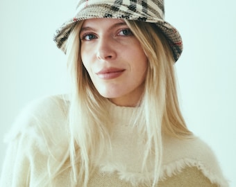 Vintage BURBERRY Haymarket Check Wool Bucket Hat Horse