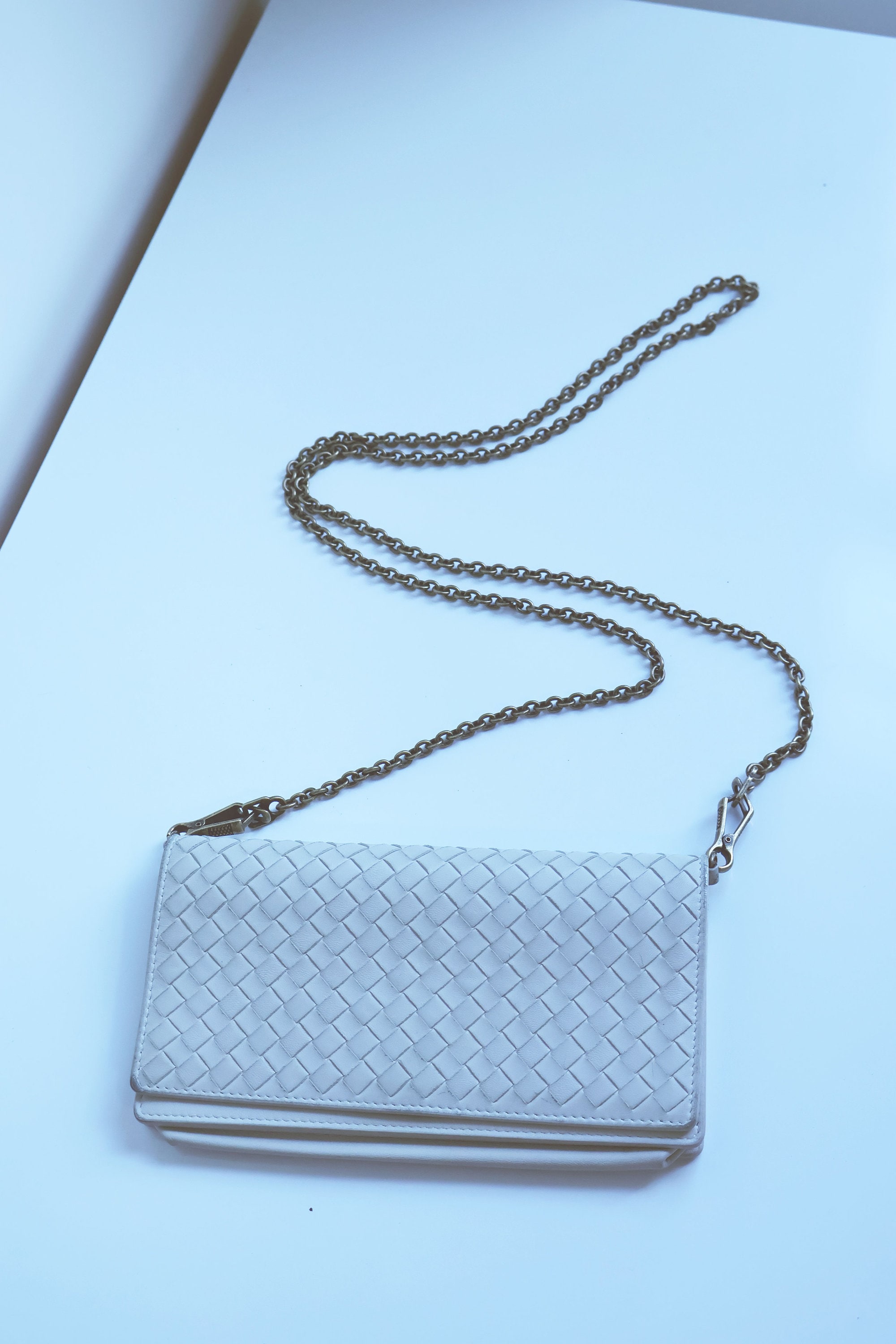 Bottega Veneta White Intrecciato Leather Wallet on Chain Bottega Veneta White Intrecciato Leather Wallet on Chain
