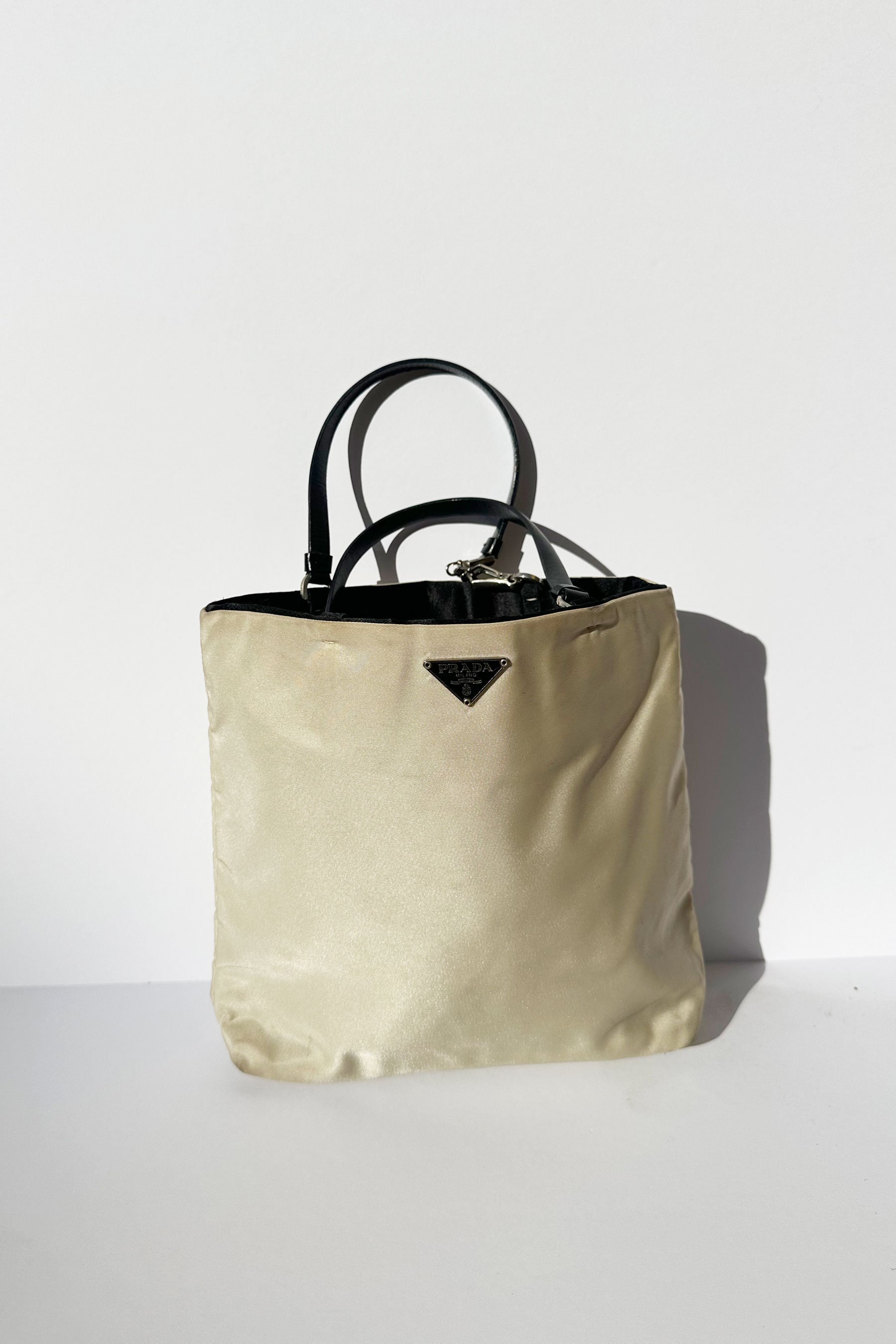 Vintage PRADA Y2K Champagne Satin Mini Bag Tote Tessuto Y2K Vintage PRADA Y2K Champagne Satin Mini Bag Tote Tessuto Y2K