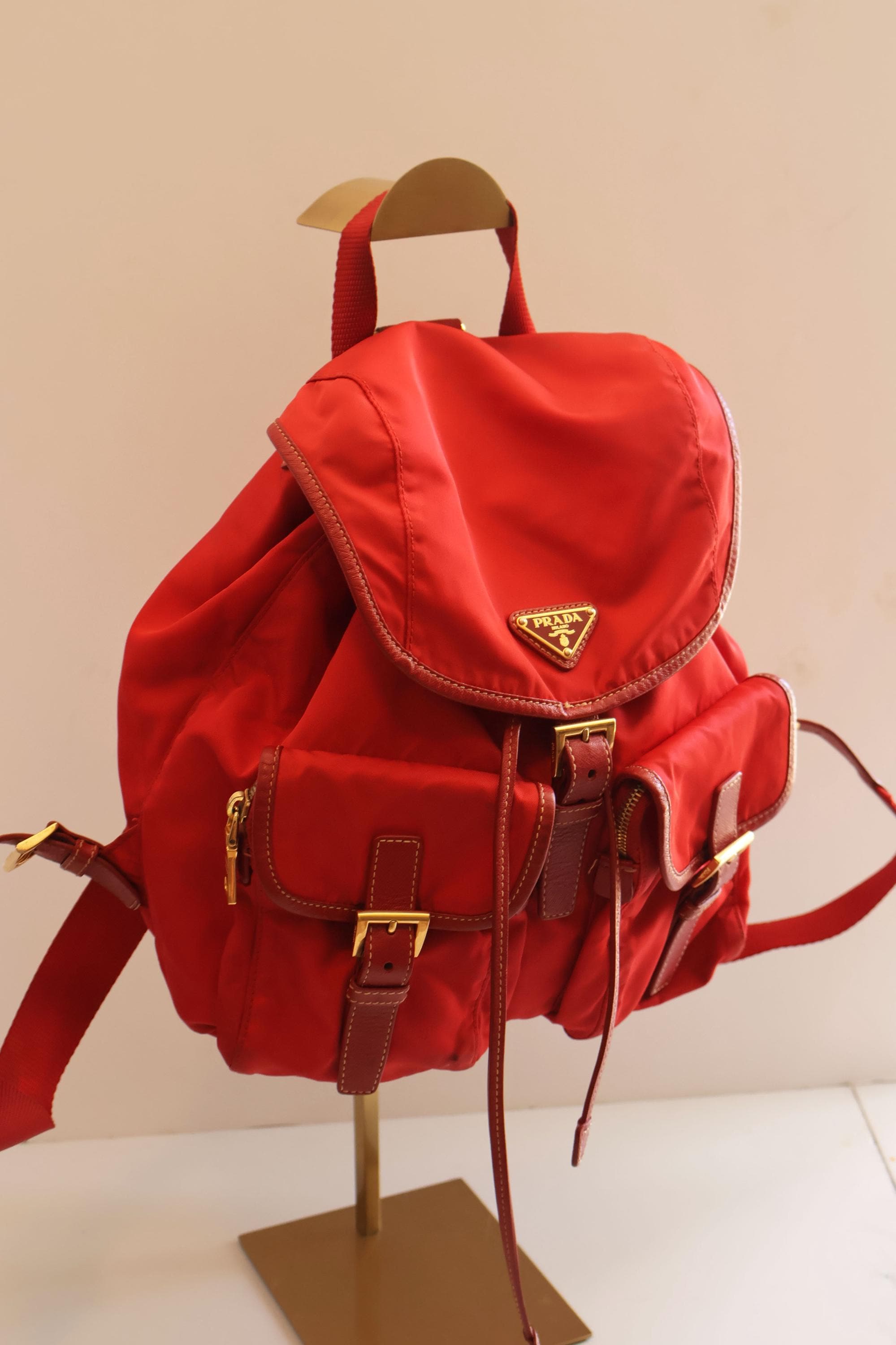 バッグ PRADA Vintage leather backpack Prada - Medium Re-Nylon & Brushed Leather Backpack