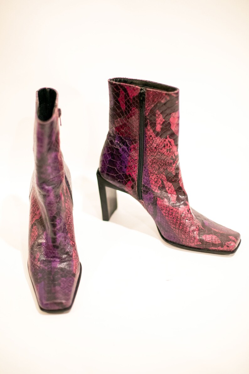 Vintage Faux Snakeskin Purple Pink Ombré Square Toe Ankle Boots sz 7 Nine West Heels Y2K image 3