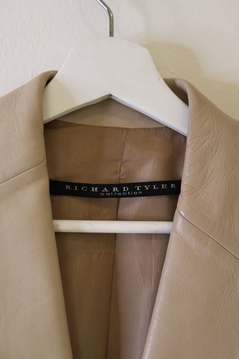 Vintage Richard Tyler 1990s Nude Leather Minimalist Blazer with Pockets sz S M It 42 Jacket Coat Tan Beige image 7