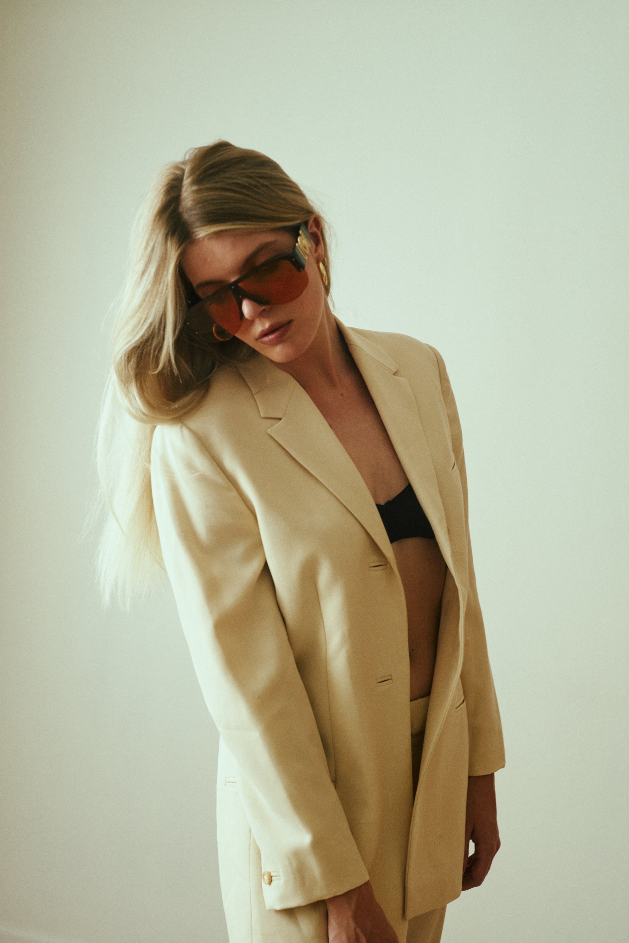 1990s Gianni Versace COUTURE Cream Silk Tailored Suit With 1990s Gianni Versace COUTURE Cream Silk Tailored Suit With