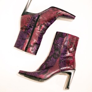 Vintage Faux Snakeskin Purple Pink Ombré Square Toe Ankle Boots sz 7 Nine West Heels Y2K image 7