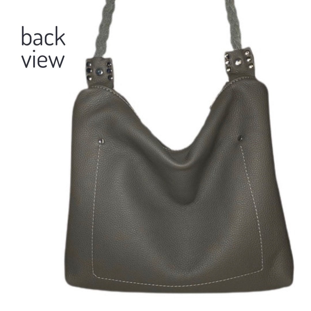 グレー 編み込みレザー ショルダーバッグ ハンドメイドグレーレザーショルダーバッグ：編み込みストラップ